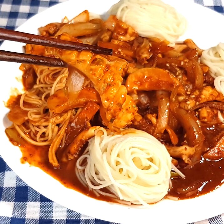 韓国ウチご飯！イカの炒め物　オジンオポックム